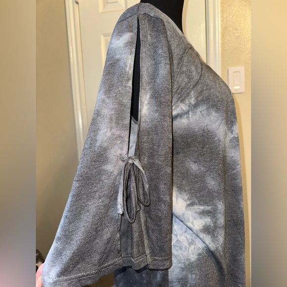 Weekend by Susan Graver Tie-Dye Tunic Top XL Fit Slit Sleeves Tie Detail - Picture 2 of 8